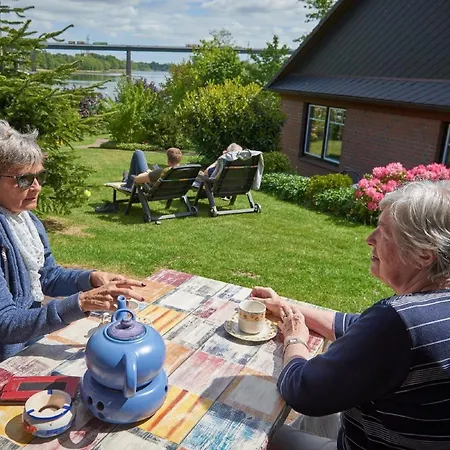 Gemuetliches In Mit Terrasse, Grill Und Garten * Borgstedt