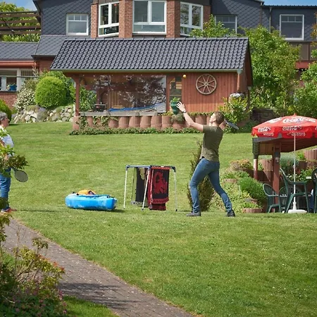 Gemuetliches In Mit Terrasse, Grill Und Garten Hotel Borgstedt